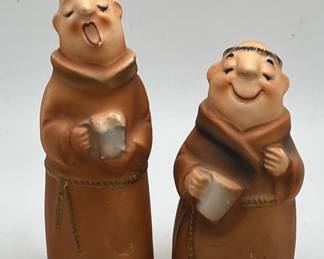 Vintage Salt & Pepper Shakers Monks holding Beer Steins
