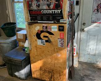 Bulldog country refrigerator