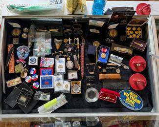 Collection of Buttons, Pocket Knives & Pins