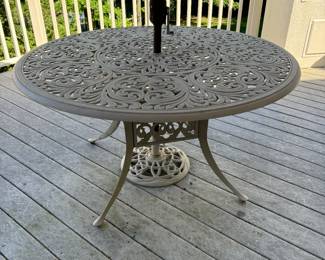 Hanamint Outdoor Cast Aluminum Round Table (54"D x 29"H)