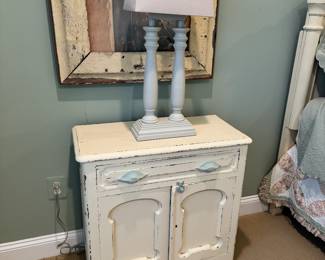 Shabby Chic Antique 1 Drawer / 2 Door End Table (14"D x 30"W x 28-1/2"H)