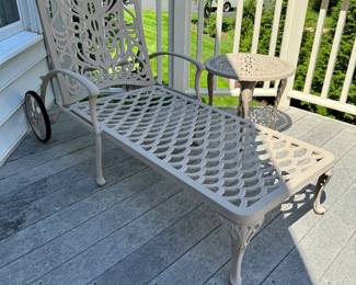 Hanamint Outdoor Cast Aluminum Chaise Lounger & Round Side Table