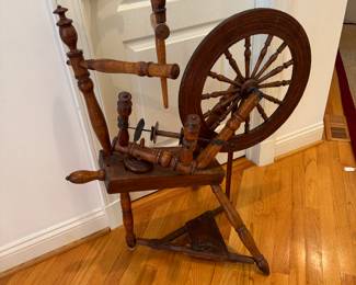 Antique Wooden Spinning Wheel 