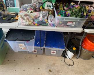 LOTS of Plastic Tubs and Tops