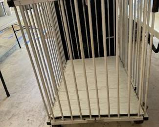 ROLLING/GROOMING   CAGE 