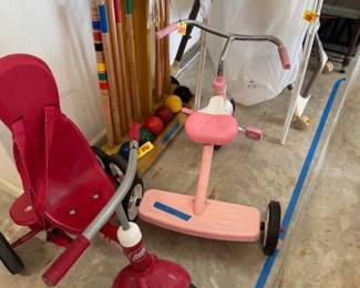 Tri- cycles Radio Fylers, Crouquet wooden set with 6 balls