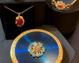 Dorset Compact Other Vintage Costume Jewelry