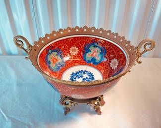 French Louis XVI Japonisme Meiji Period Imari Porcelain bowl with French Gilt