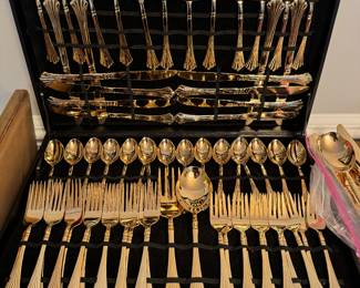 WM Rogers & Sons "Gold" Flatware Set