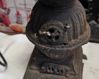 CAST IRON SAMPLE STOVE