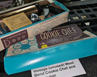 VINTAGE COOKIE CHEF