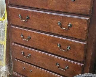 CHEST OF DRAWERS
