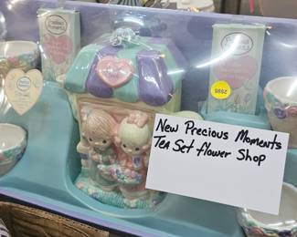 PRECIOUS MOMENTS TEA SET