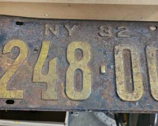 VINTAGE LICENSE PLATE TAG