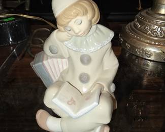 Lladro. Clown girl with accordion 