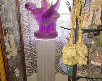 Clear vintage lucite pedestal. 