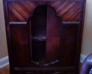 Antique radio cabinet 26x17x32