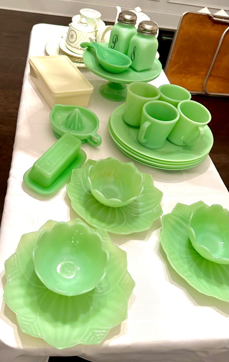 Lots of Jadeite , McKee, Jeanette, Fire king anchor hawking and others
