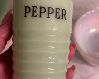 Vintage Jeanette Beehive jadeite pepper shaker 