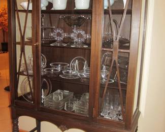 Beautiful Antique English Curio Cabinet (ex. cond.)