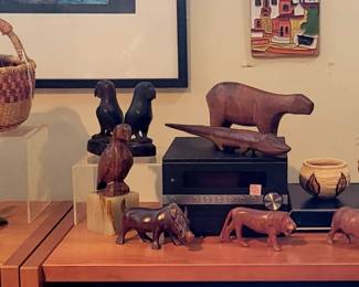 Baskets and carved animals 
