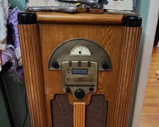 Reproduction floor model radio with CD player