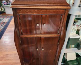 Victrola with records