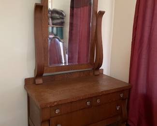 3 drawer low oak dresser