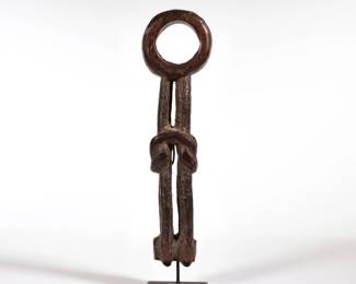 ETHNOGRAPHIC CARVED WOOD KNOT | On a metal display stand. - h. 10 in (carving only)
