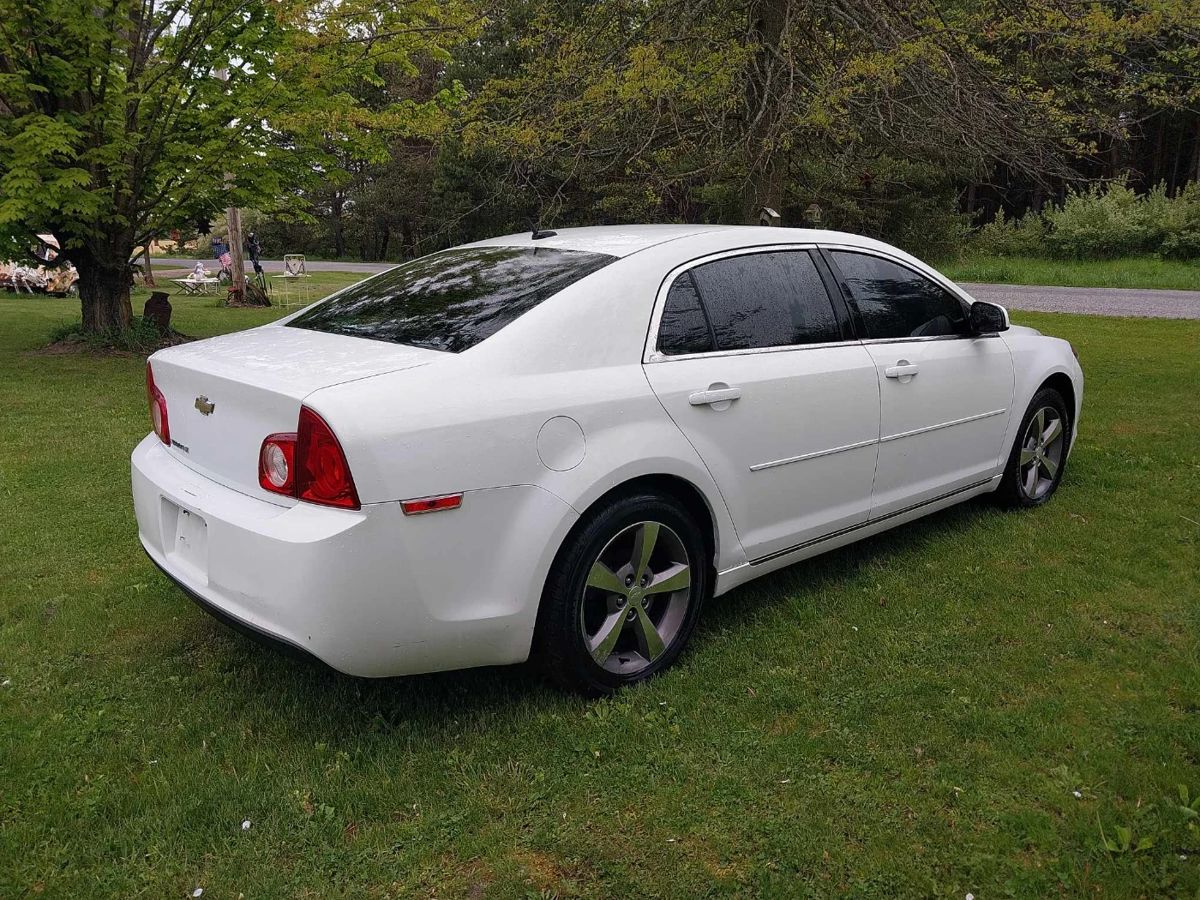 Nice Owosso Estate in Owosso Car and more! starts on 5/23/2024