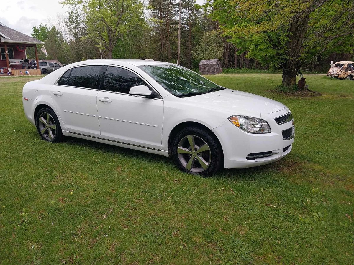 Nice Owosso Estate in Owosso Car and more! starts on 5/23/2024