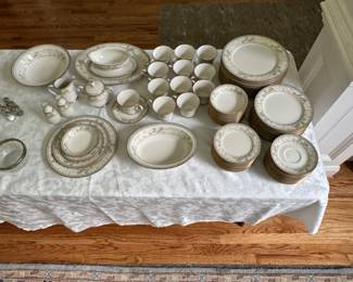 Noritake china svc 8 Finale pattern