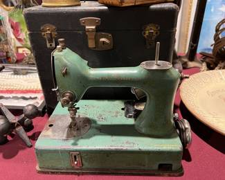 G.E. Featherweight sewing machine in case