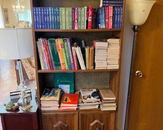 This is the matching bookcase shown in the previous picture.