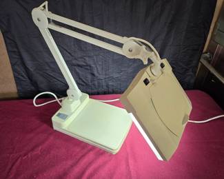 Magnifying Lamp
