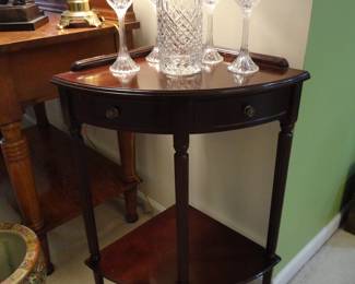 Bombay & Co corner table/Lead Crystal