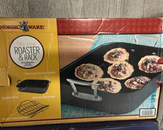 Nordic roaster and rack new 