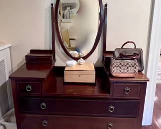 ANTIQUE VANITY