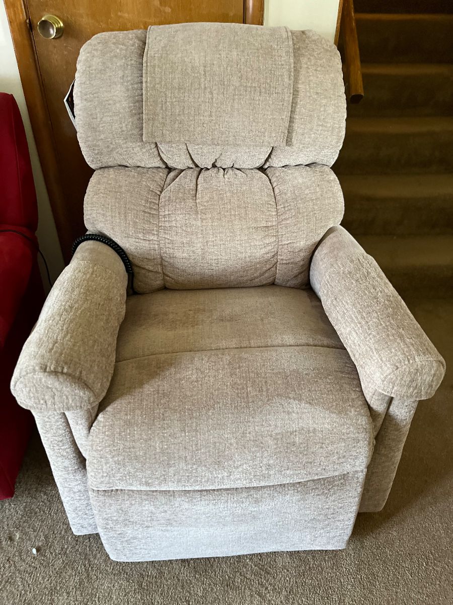 Estate Sale North Tonawanda starts on 5/18/2024