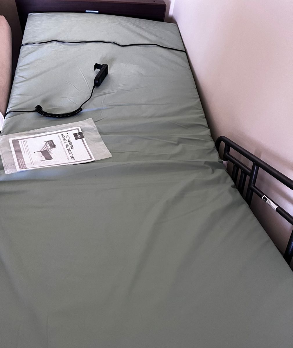 New electric hospital bed