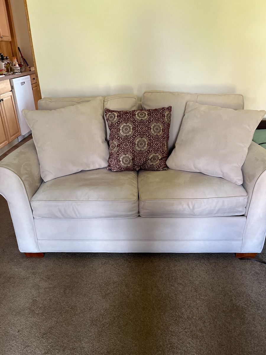 Estate Sale North Tonawanda starts on 5/18/2024