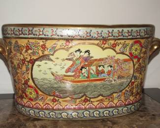 Two 24" gold trimmed basins