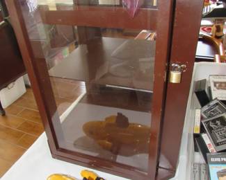 Small display cabinet