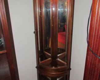 Petit corner cabinet