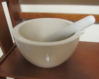 Large stone mortar & pestle