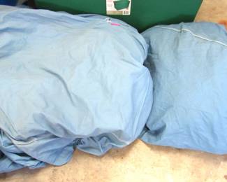 2 canvas automobile covers