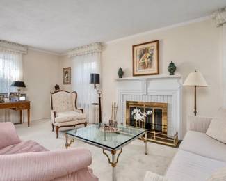 COFFEE TABLES & DECOR