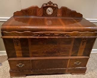  Roos Sweetheart deco waterfall cedar chest 