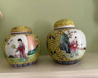 Famille Jaune ginger jars 