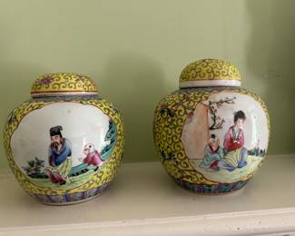 Famille Jaune ginger jars 
